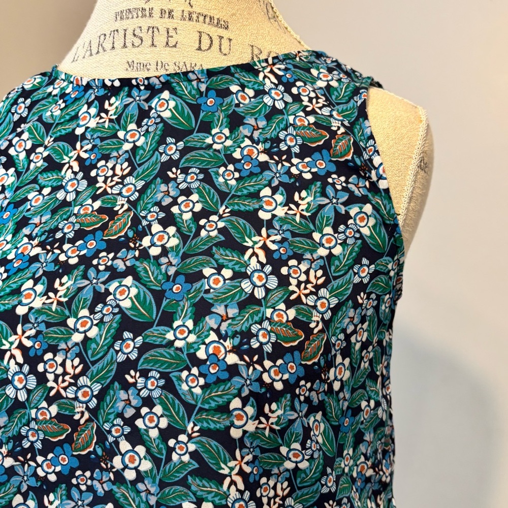 Tristan Blue Floral Sleeveless Tie Back Top Green/Red/White Accents Size S